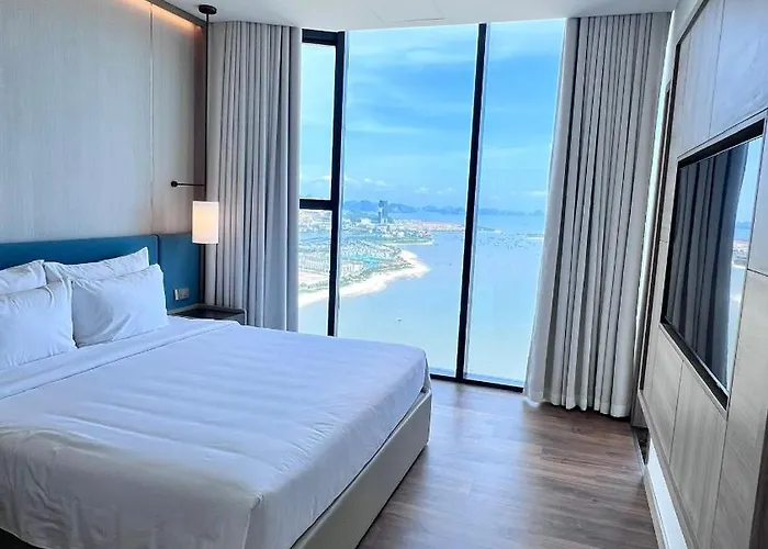 Executive Bay View A La Carte * Ha Long