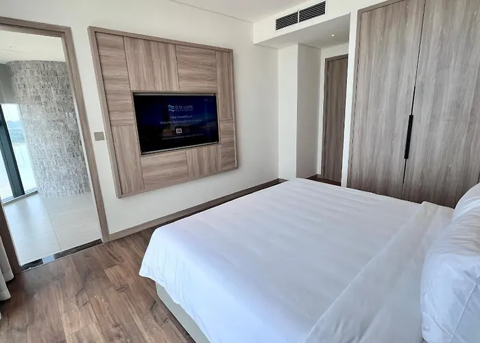 Executive Bay View A La Carte