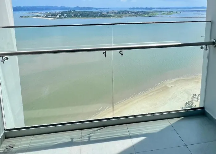 Executive Bay View A La Carte Aparthotel Ha Long